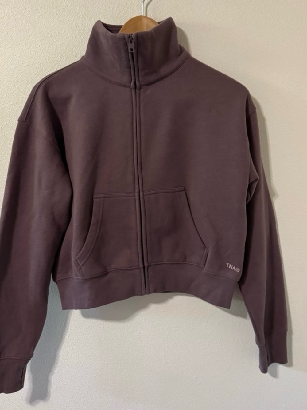 TNA Cropped Zip-Up Jacket in Plum